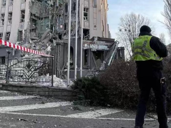 乌克兰基辅市遭导弹袭击致1人死亡