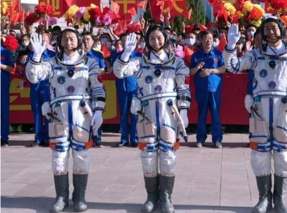 硬核筑梦！中国空间站“变形”记