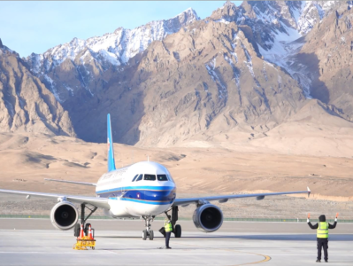 新疆首个高高原机场正式通航 喀什旅游业迎来腾飞新机遇