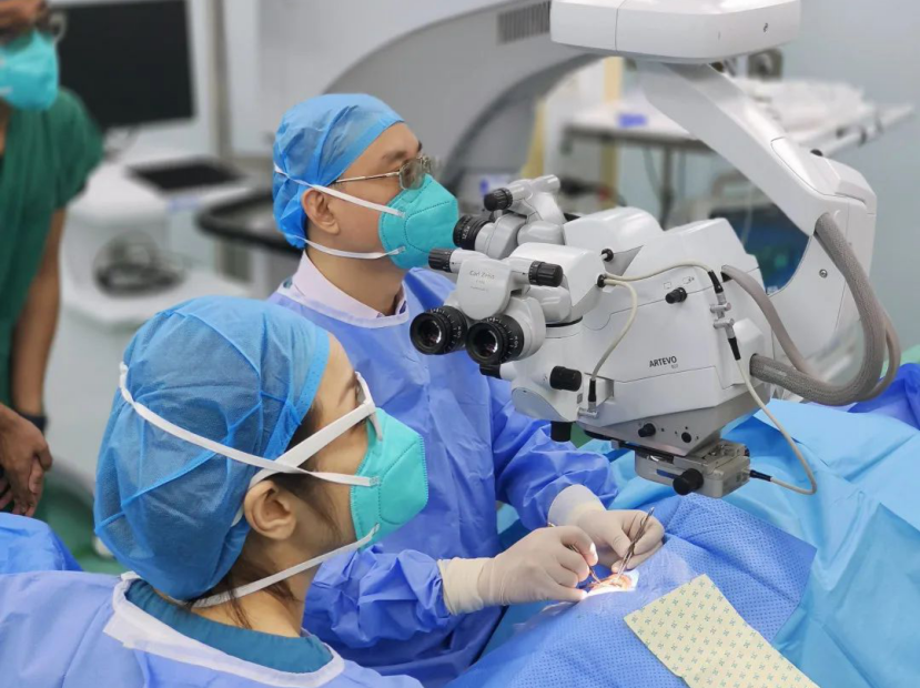 手术室上映“3D大片” ！深圳眼科医院解锁手术“黑科技”