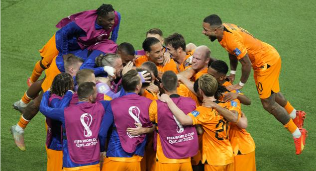 荷兰3：1战胜美国 率先晋级世界杯八强