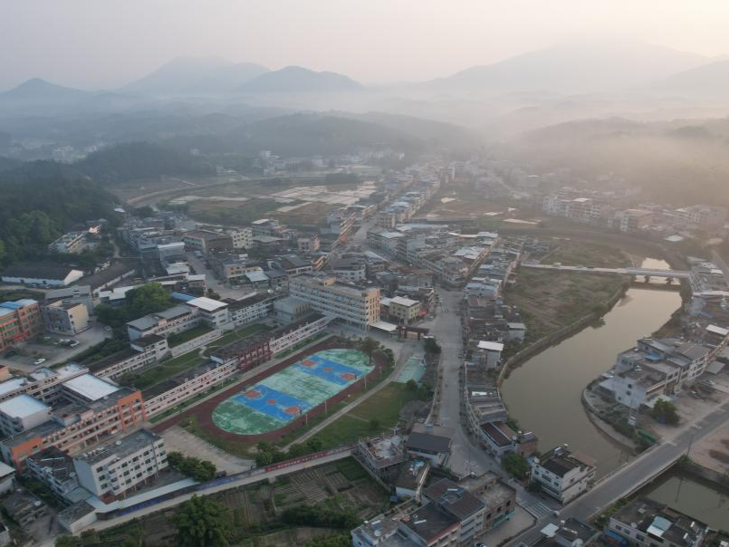 深河共建 圳在帮扶｜发展光伏电站 助力长塘村民享受“阳光福利”