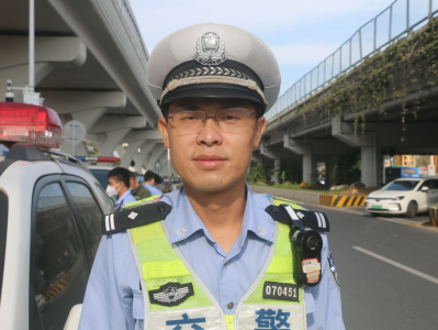 特区卫士丨刘海涛：打击整治非法营运，全力护航安全出行