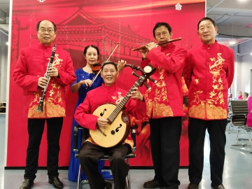 用乐器奏响夕阳幸福乐章！公明街道有支老年演奏乐队