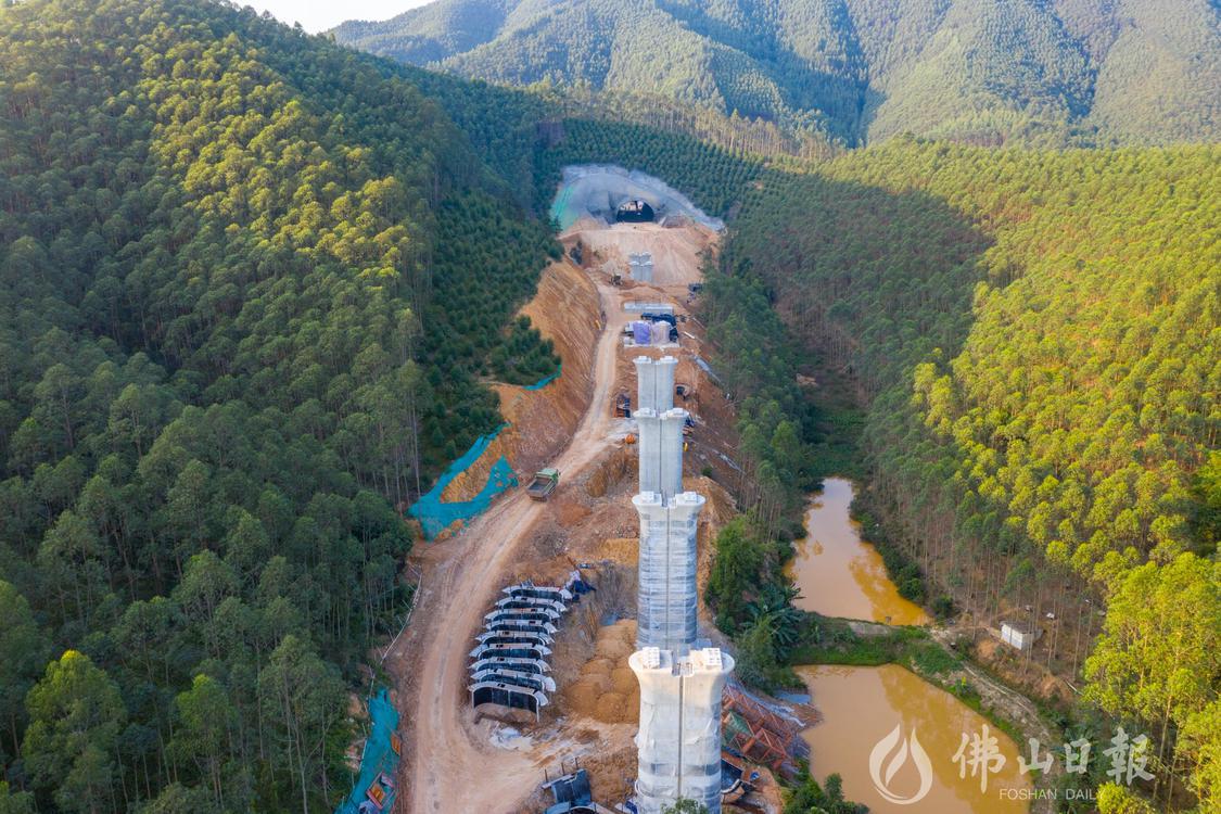 正在建设中的珠肇高铁项目。佛山日报记者洪(3729522)-20221208195902.jpg
