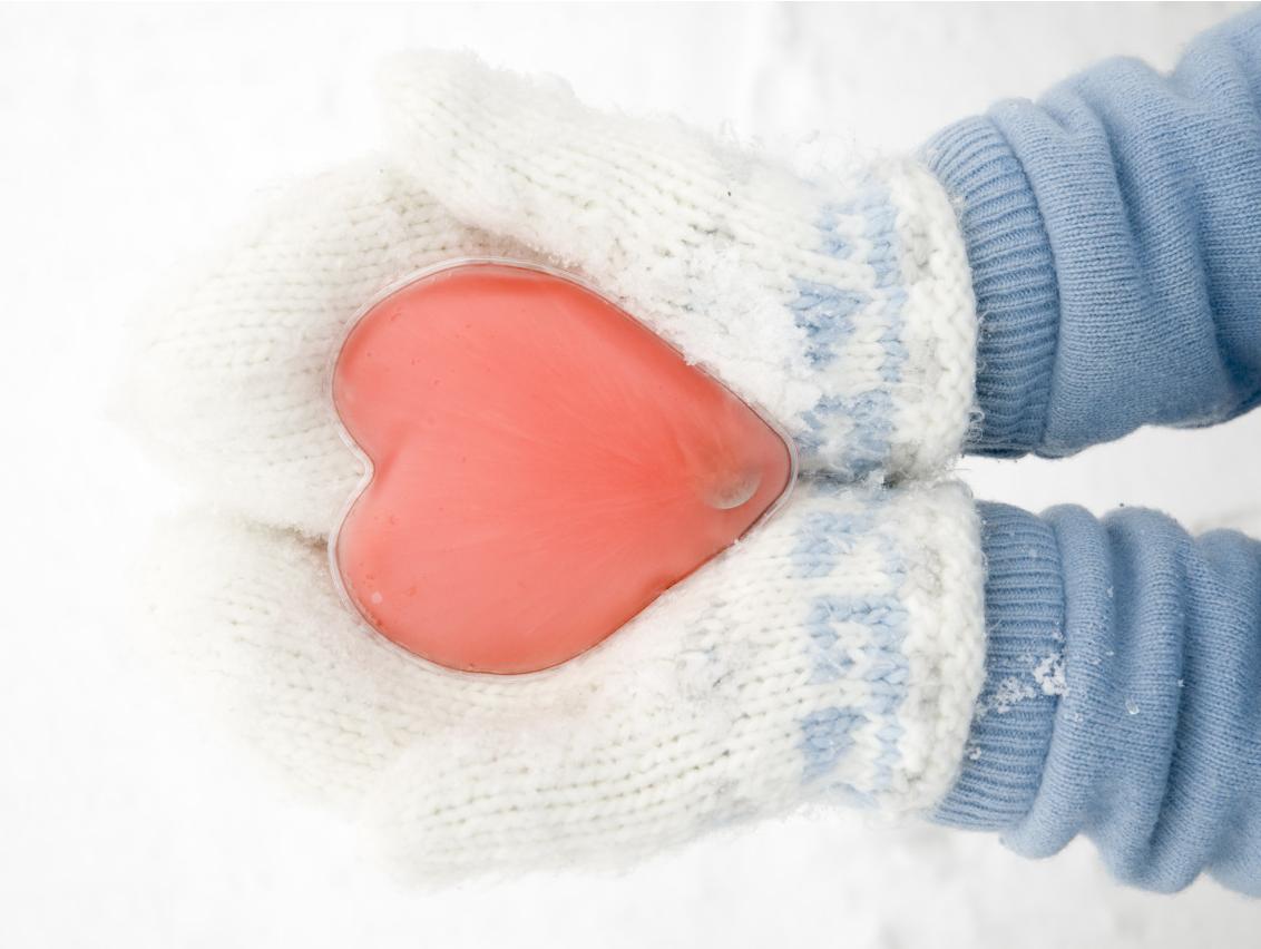 电热袜等“过冬神器”热销，安全隐患需注意