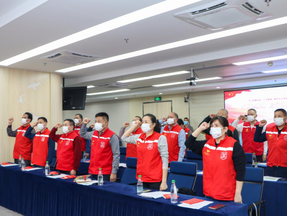 深圳市退役军人事务局举行宪法集中宣誓和普法宣讲活动