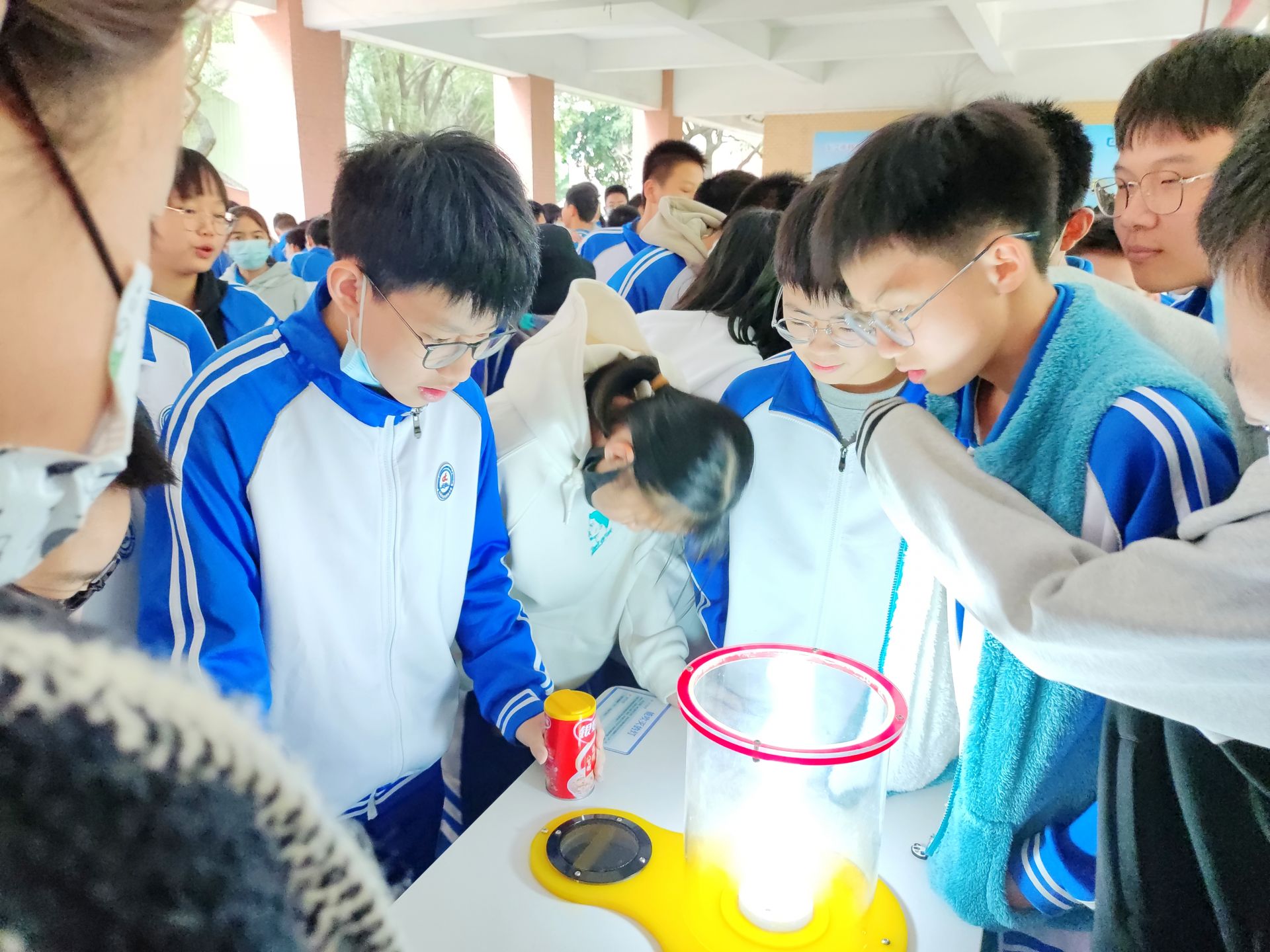 “零距离”感受科学魅力！科普展品进校园活动走进东莞市东城实验中学