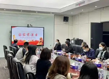 普法宣传进企业 护航企业助发展——新湖街道开展宪法进企业主题宣传活动