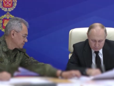 俄乌总统分别突访前线地区