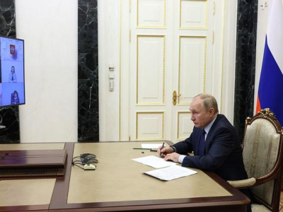 俄罗斯总统普京抵达白俄罗斯首都明斯克