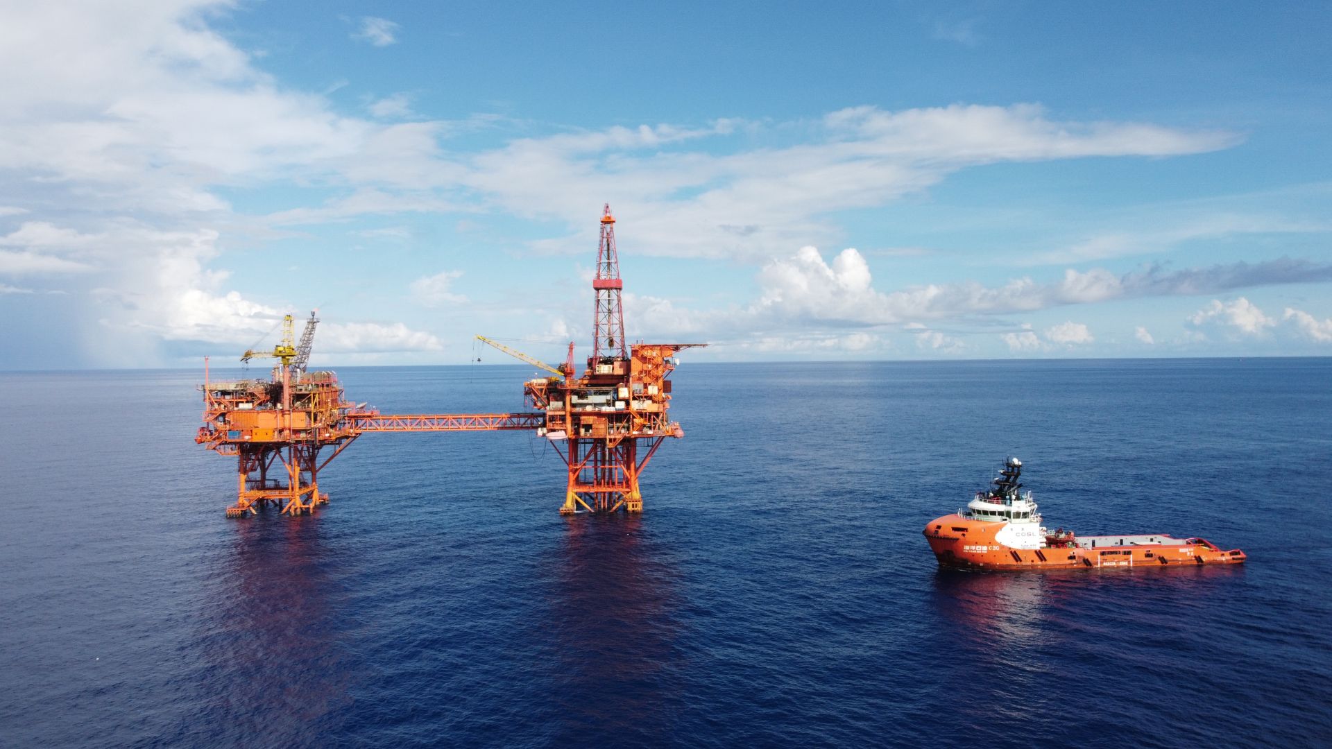 中国海油南海东部油田年产油气突破2000万吨