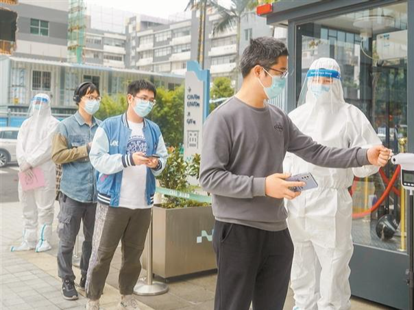 深圳举行新闻发布会，将进一步优化疫情防控措施 不以时空伴随作为判定密接标准