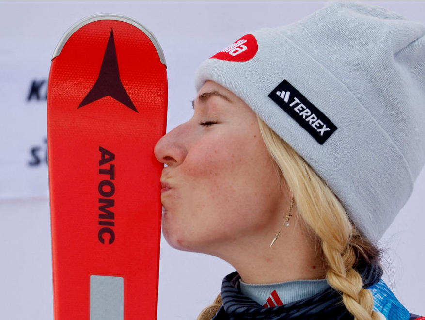 希弗林成为世界杯滑雪赛夺冠最多的女性运动员