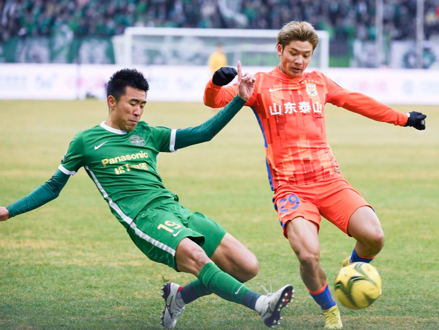 山东泰山2:1逆转浙江 足协杯第八次夺冠