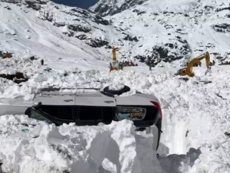 西藏林芝派墨公路雪崩遇难人数增至13人