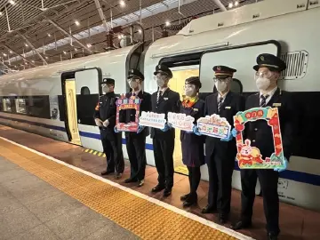 恢复通车！首趟内地开往香港西九龙方向旅客列车从深圳北站发出