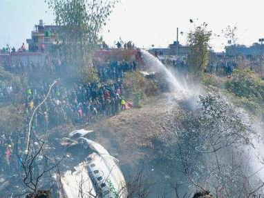 10年来发生20多起空难，尼泊尔为何频现“致命飞行”？
