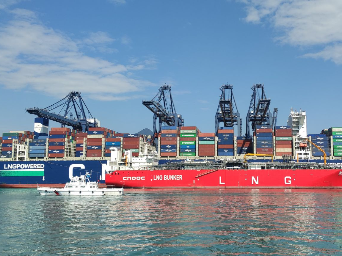 华南地区国际航行船舶保税LNG燃料首船加注完成