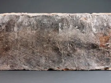 观文脉·近观深圳国宝 | “九九乘法口诀”刻文陶砖：数字的重量