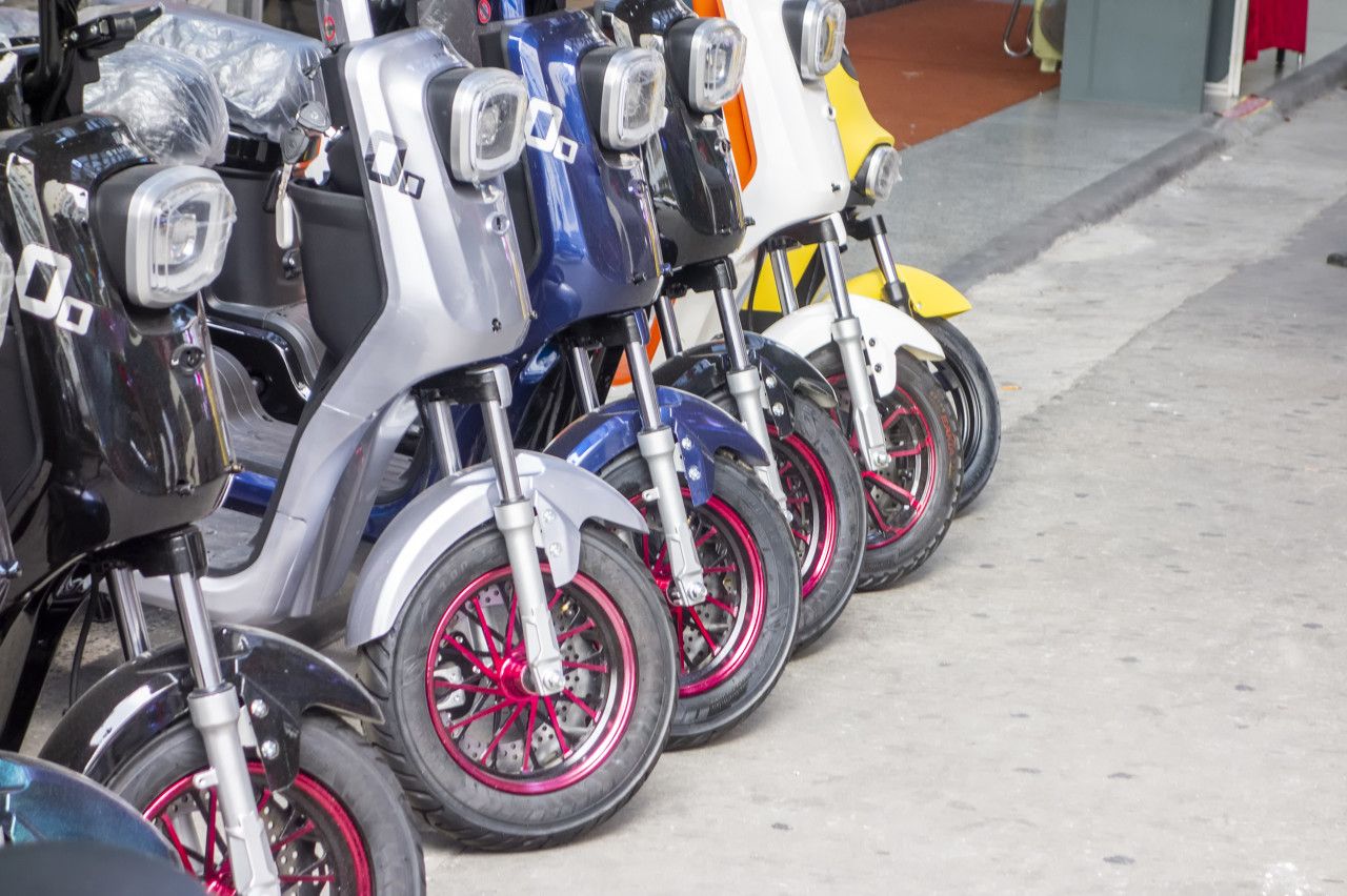 12月1日起电动车新国标实施！深圳市民购车认准 “三证”，旧车维修有5年保障