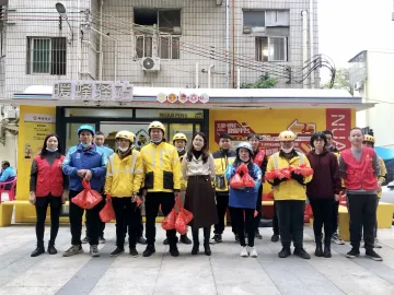 玉塘街道为户外工作者送“温暖”