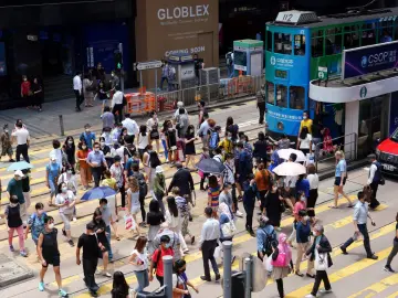 1月8日起深港口岸有序恢复旅检正常通关 每日预约出境总数为50000人