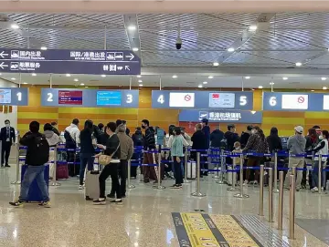 深港口岸恢复正常通关首日 蛇口邮轮母港迎来首批乘船由港来深旅客
