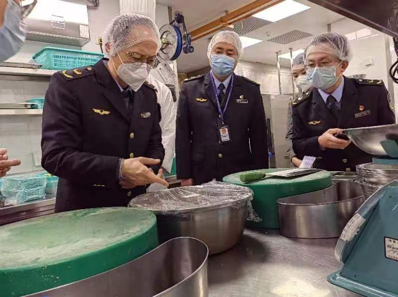 深圳市场监管局春节不放假  守护“年夜饭”食品安全 