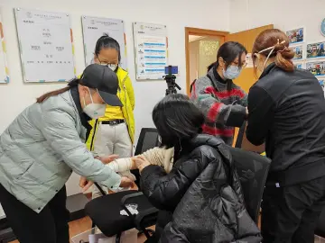同心护“荔” “义”起前行，红荔社区开展外伤处理培训