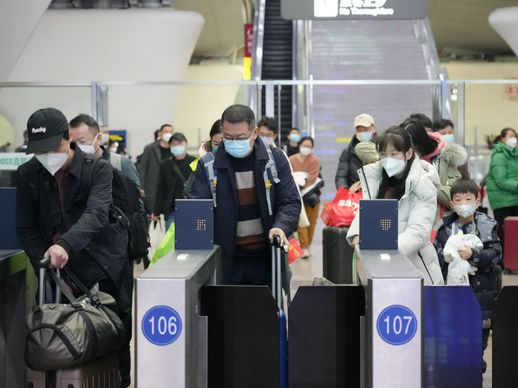 广铁迎来春运最高峰！大年初六预计发送旅客173万人次，加开151列夜间高铁
