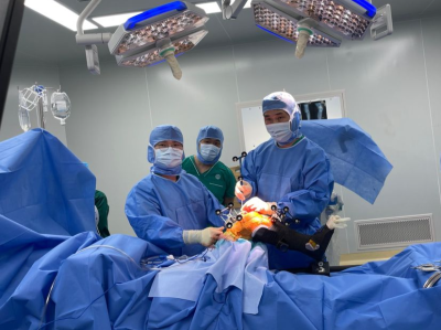 专业+精准！平乐骨伤科医院开展机器人辅助髋膝关节置换术