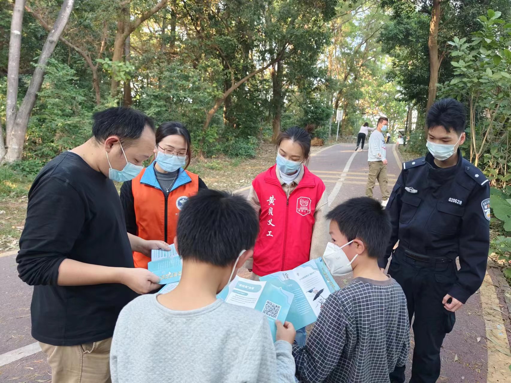 黄贝街道开展禁种踏查禁毒宣传教育活动