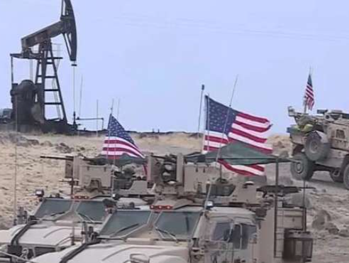 美国在叙非法驻军使用53辆油罐车盗运叙石油
