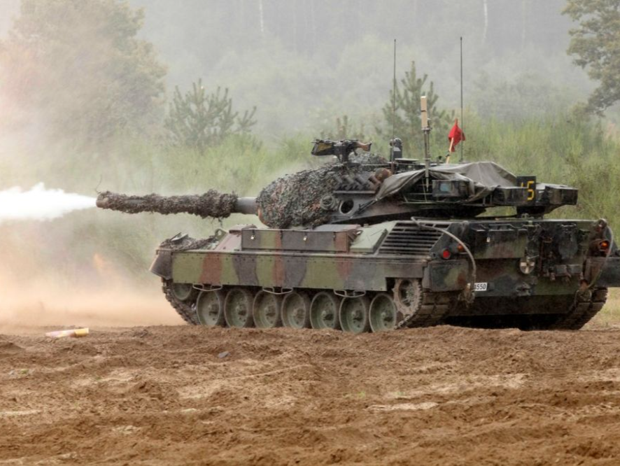 北约欲援乌更多重武器，“豹”式坦克最快得明年？