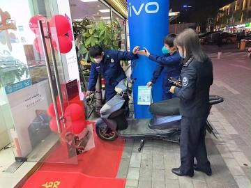 守好消防安全关！凤凰街道开展消防安全夜查行动