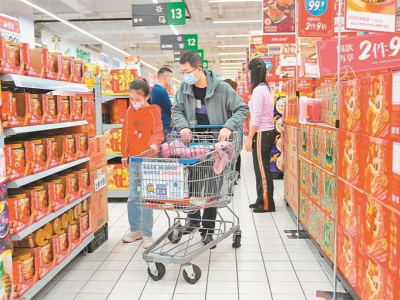 商超迎来客流高峰，深圳市民开启年货“买买买”模式