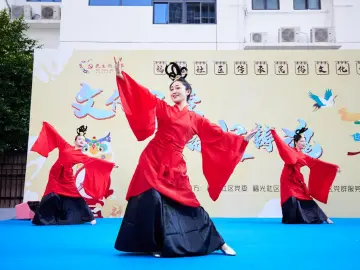 南山区桃源街道福光社区举行“文化寻踪，留根铸魂”传承民俗文化活动