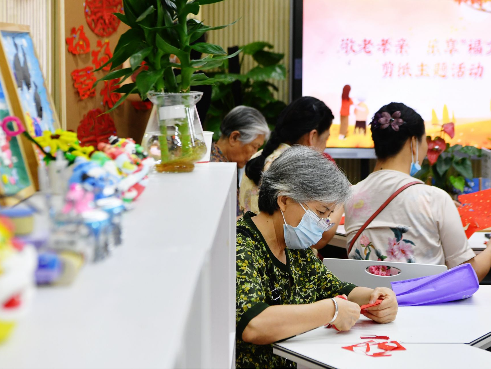 规范养老服务专员制度，深圳这样做→