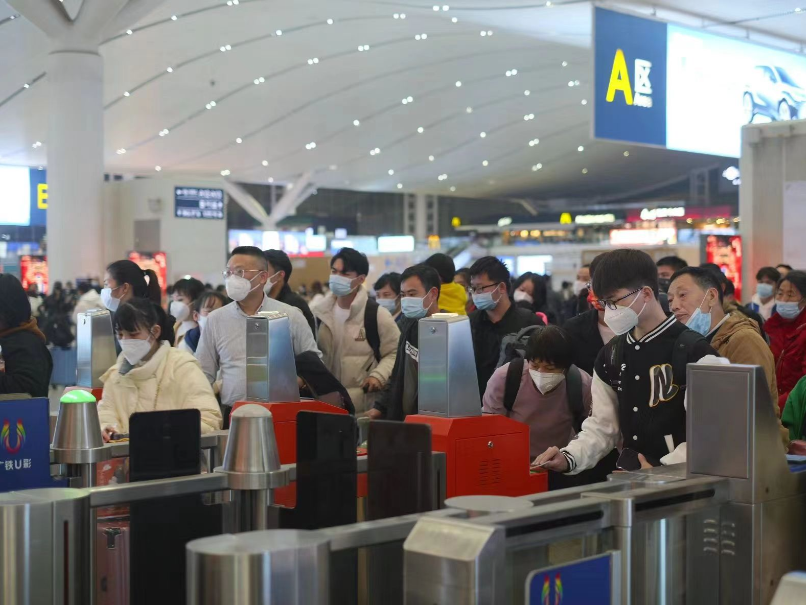 年初六晚深圳气温明显下降 早晚寒冷