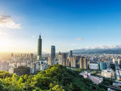 台湾实施无薪假人数下降 2022年外籍护工平均月薪2.1万元新台币