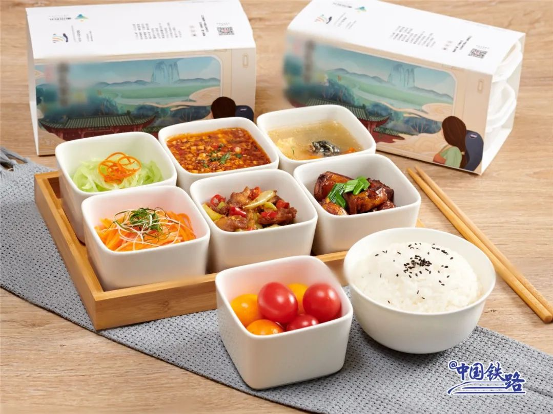盐水鸭、把子肉、地锅鸡……今年回家，在火车上吃点啥？