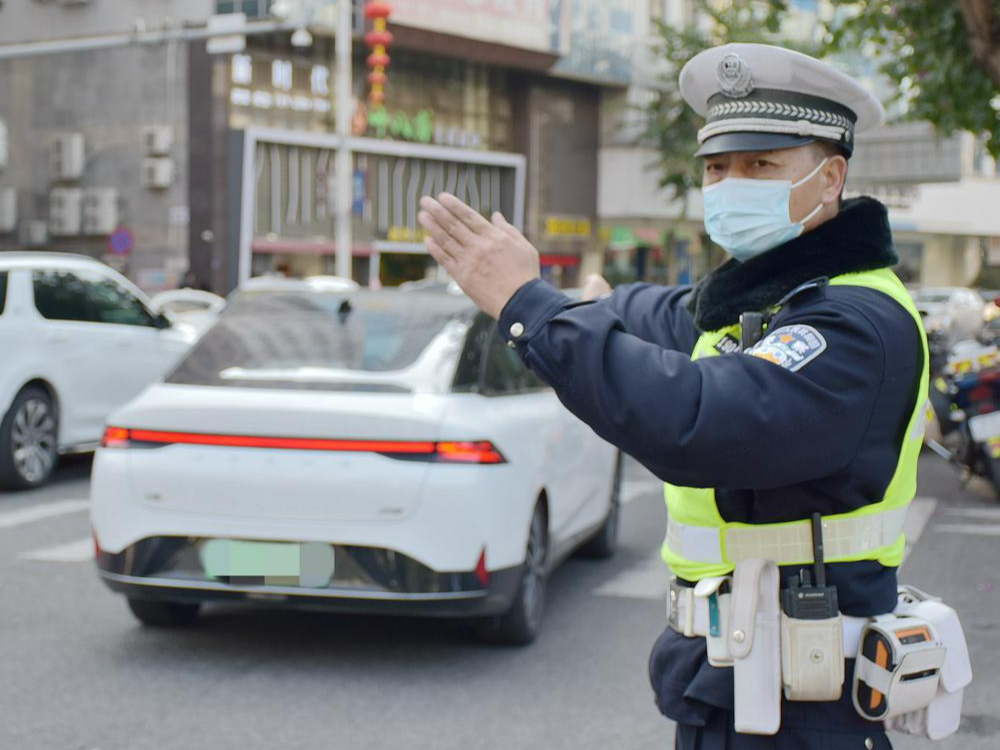 佛山预计26日迎节后第一波返程高峰 交警提醒切勿疲劳驾驶