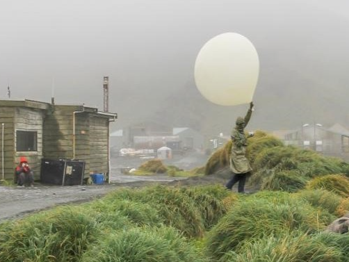 世界气象组织：气象气球是全球观测系统的重要组成部分