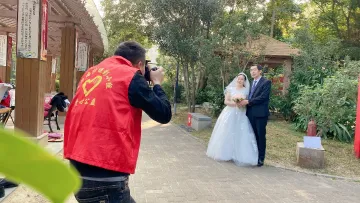 圆老人“婚纱梦”，马峦坪环打造高质量老年友好社区