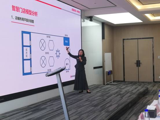 “虹歌公益课”引爆服饰零售热门话题，疫情后时代迎来“破局”之机