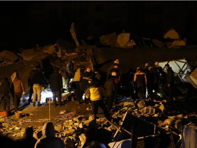 现场直击：寒夜里的等待与救援——走进土耳其地震重灾区