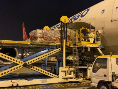 深圳机场保障的首批救援物资发往土耳其