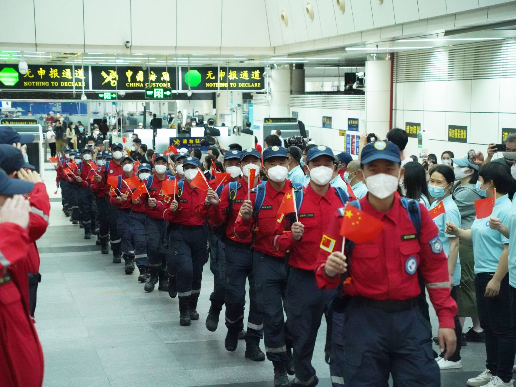 “我们回家了！”深圳市公益救援队平安返深