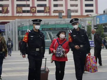 深圳铁警：全力保障罗湖口岸通关通畅